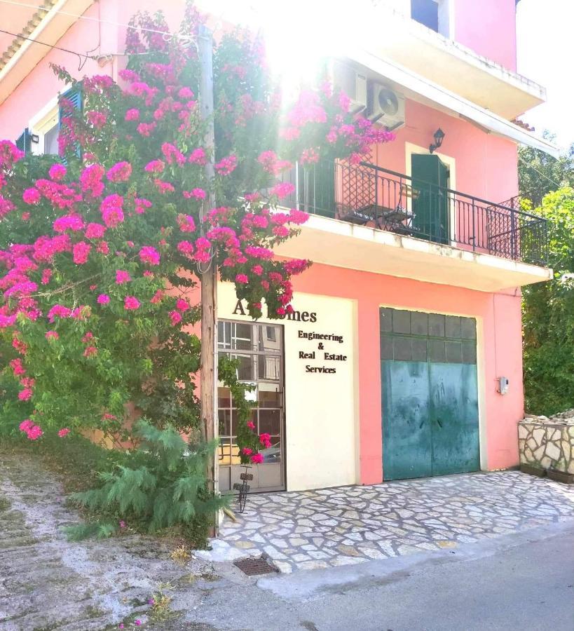 Voukamvilia Boutique Apartment Ágios Matthaíos Buitenkant foto